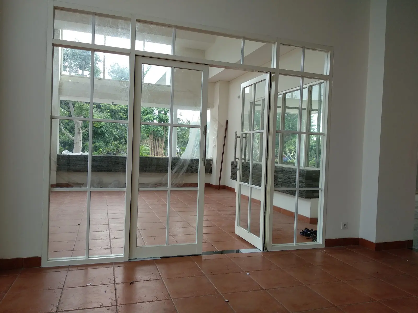 Kaca Tempered Balkon Railing